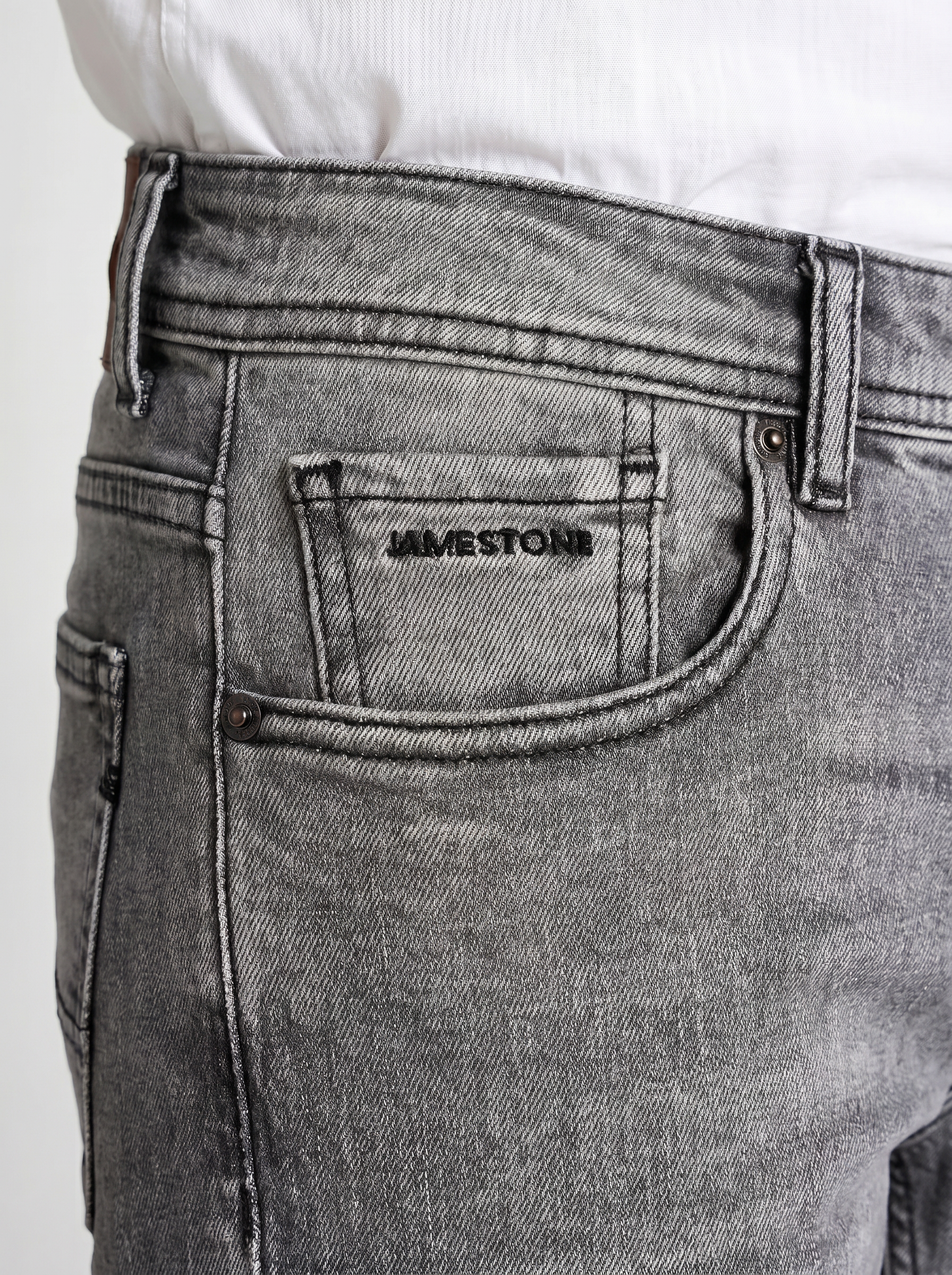 Ensemble - T-shirt JS Signature + Jeans Eagle Stone Gris + Mocassins 100% Daim (-15%)