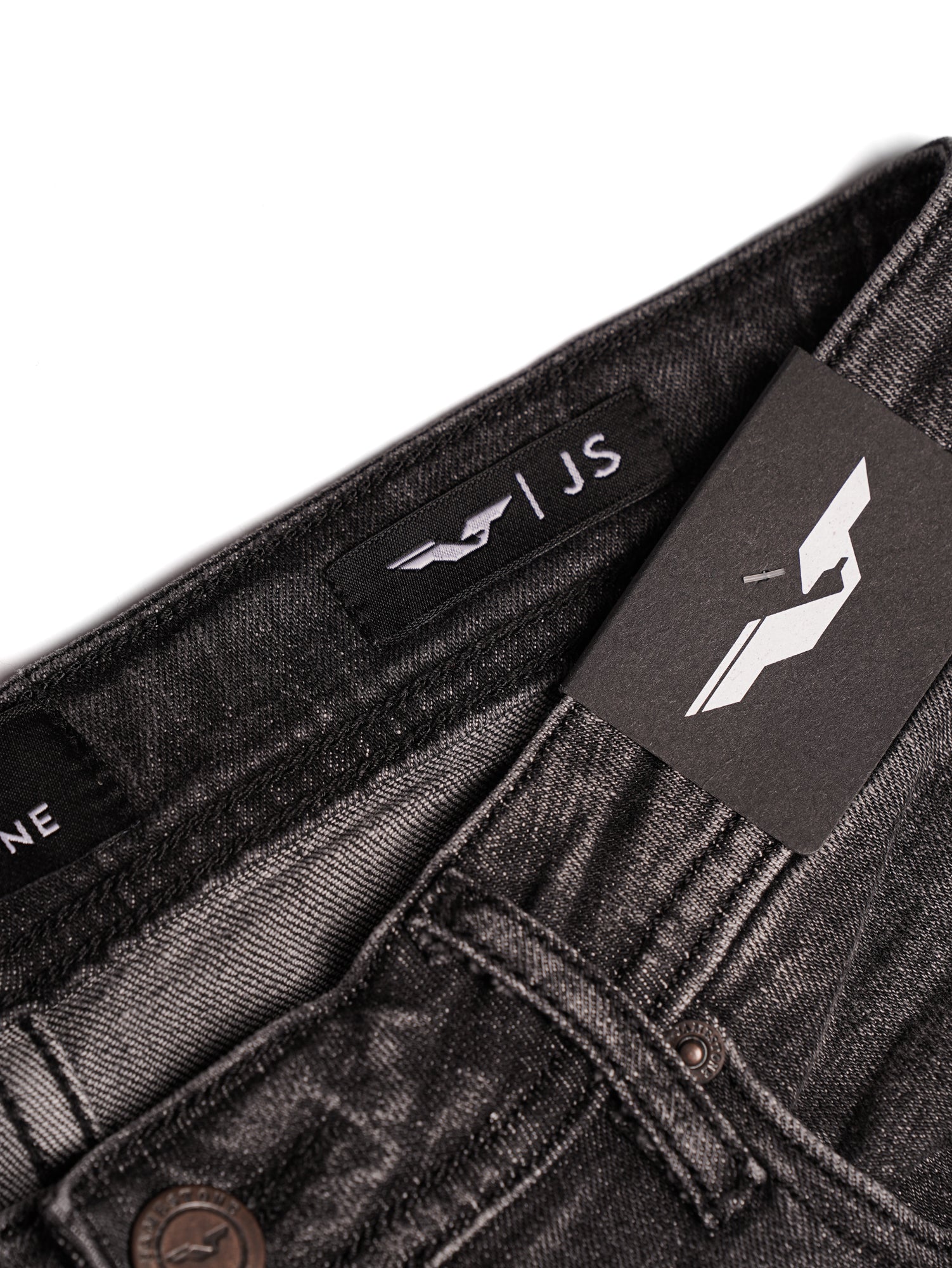 EAGLE CARBON LABEL